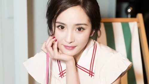 杨幂化妆师爆料视频合集,揭秘明星化妆台的秘密  第3张 杨幂化妆师爆料视频合集,揭秘明星化妆台的秘密  第3张
